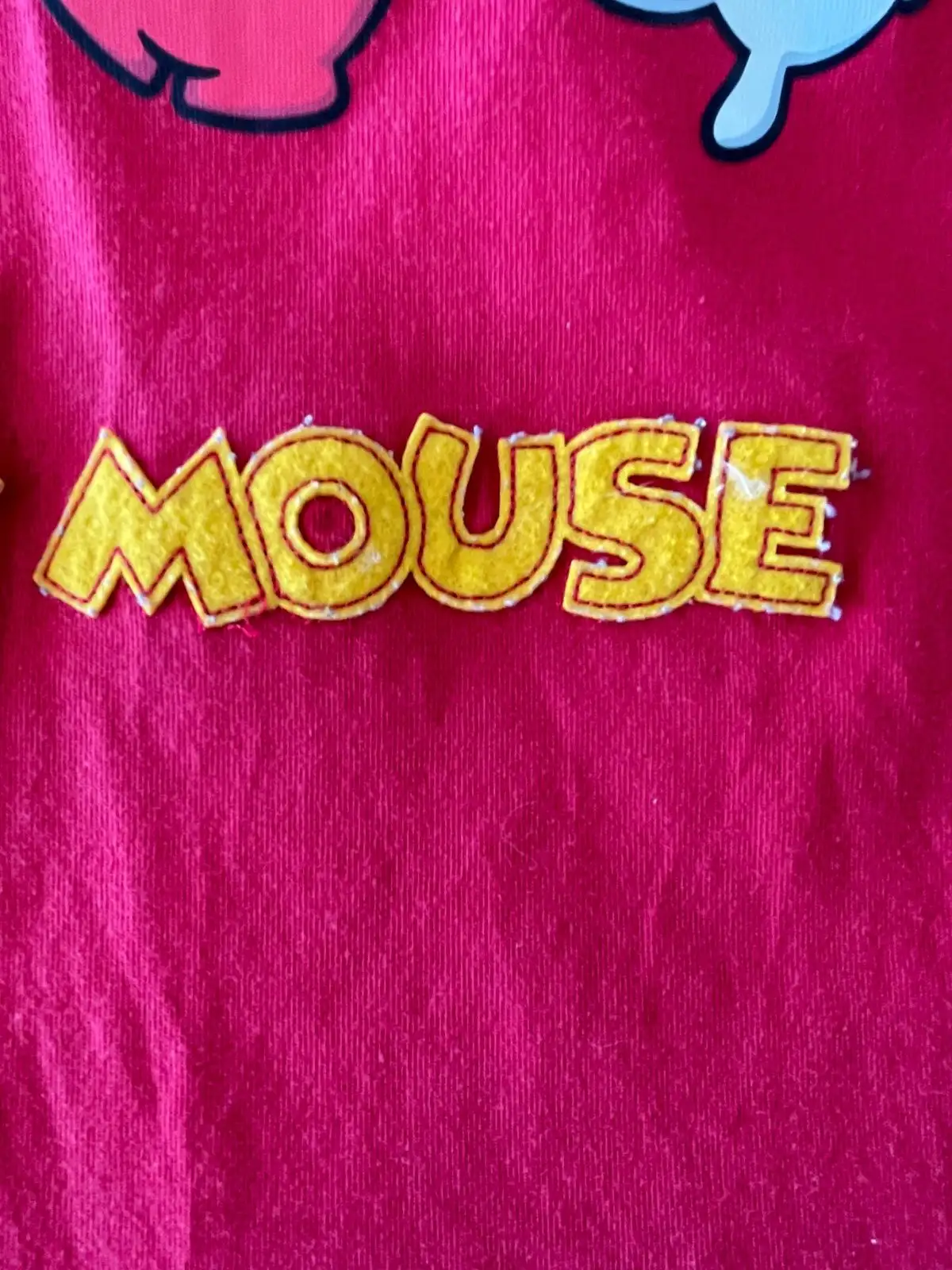 Disney Mickey Mouse Red Graphic T-Shirt Hong Kong Disneyland Size M – photo 6