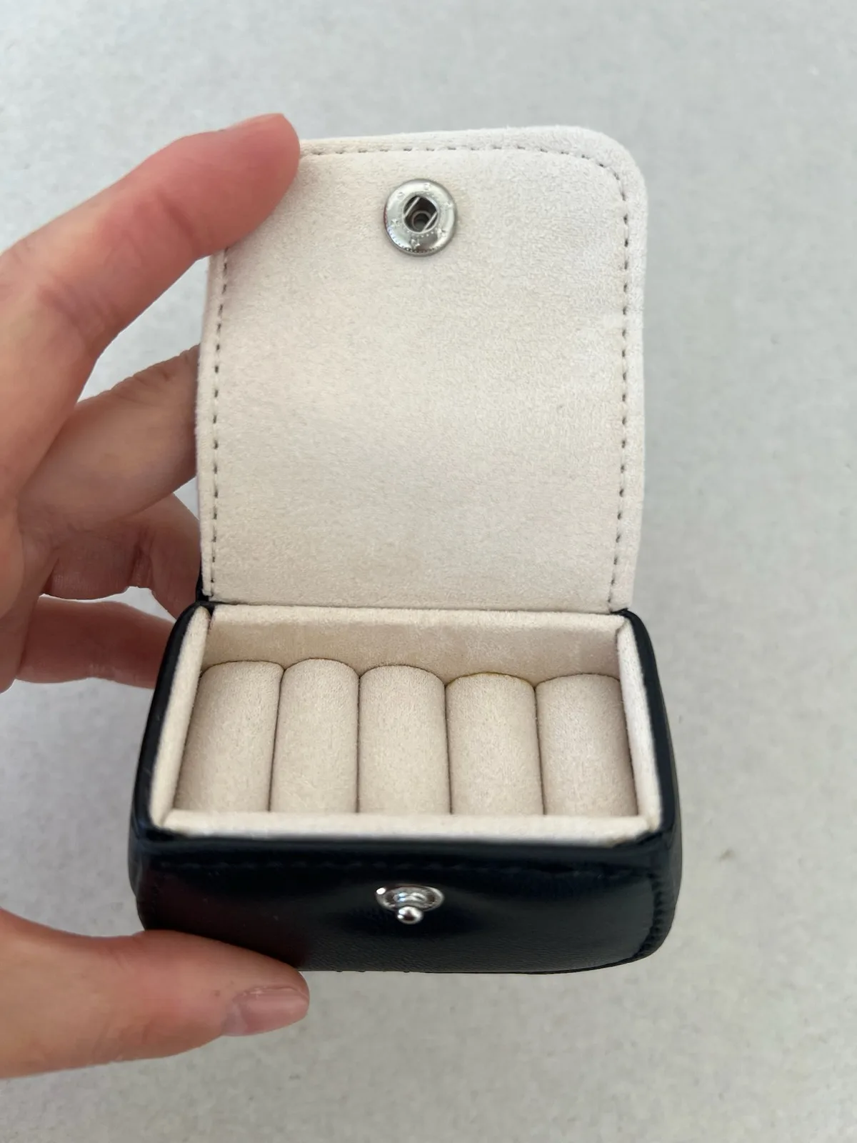Black Faux Leather Mini Portable Travel Ring Jewelry Box Case – photo 3