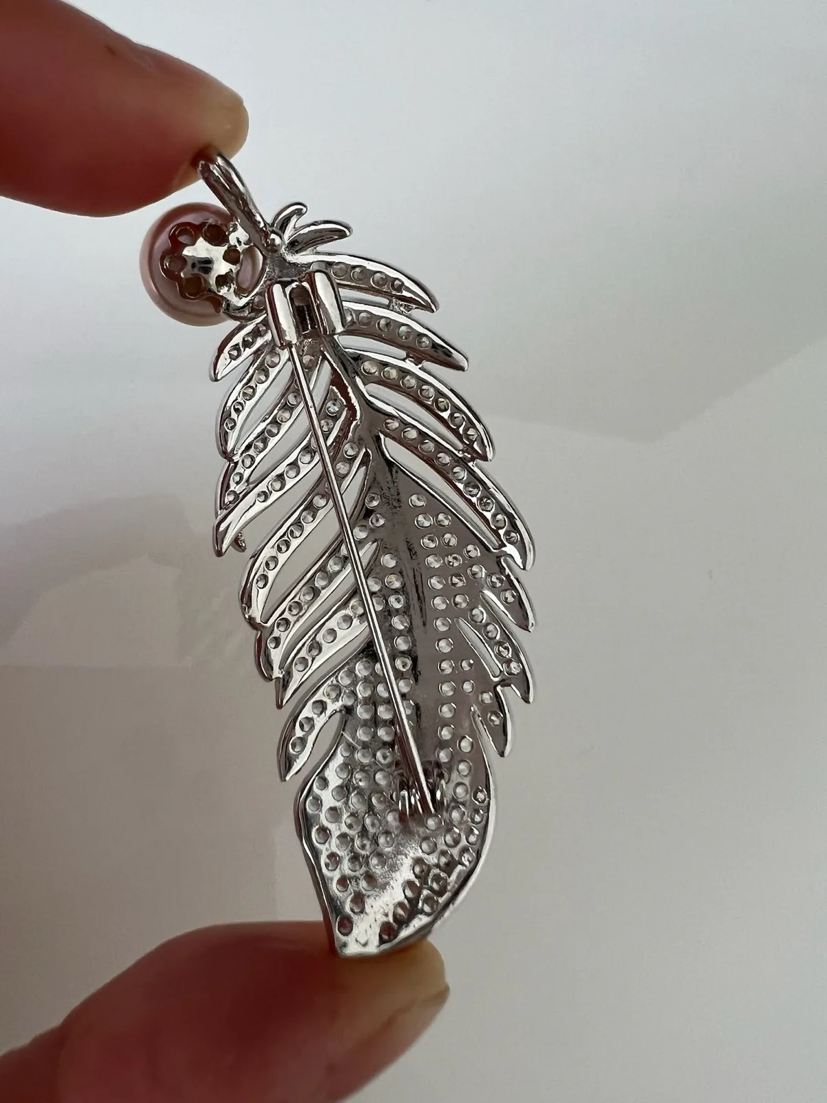 Premium Quality Feather Brooch/Pendant With Freshwater Pearl And Cubic Zirconias — photo 5