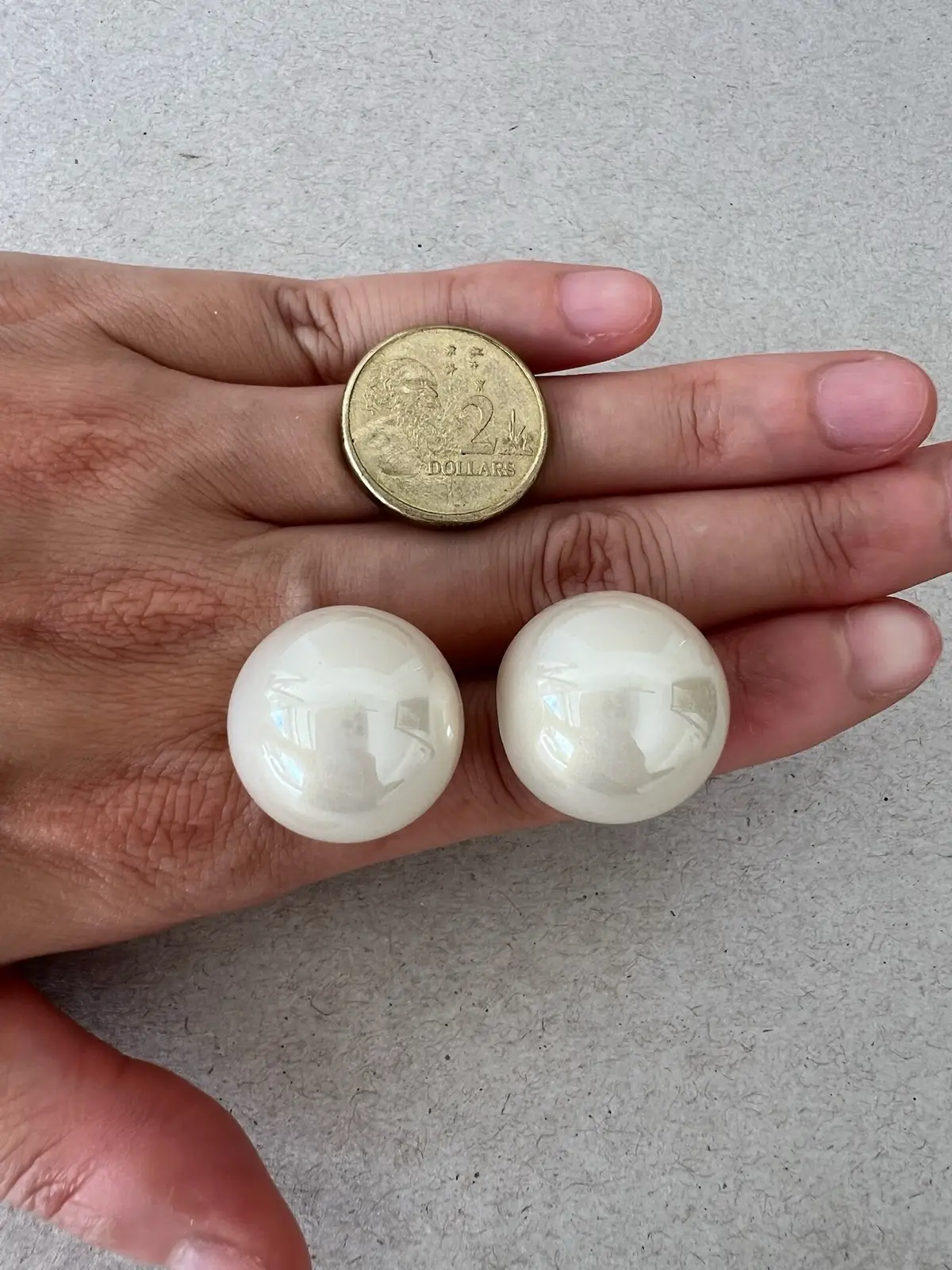 Oversized 20mm Beige Faux Pearl Stud Earrings Minimalist Elegant Statement Jewel – photo 5