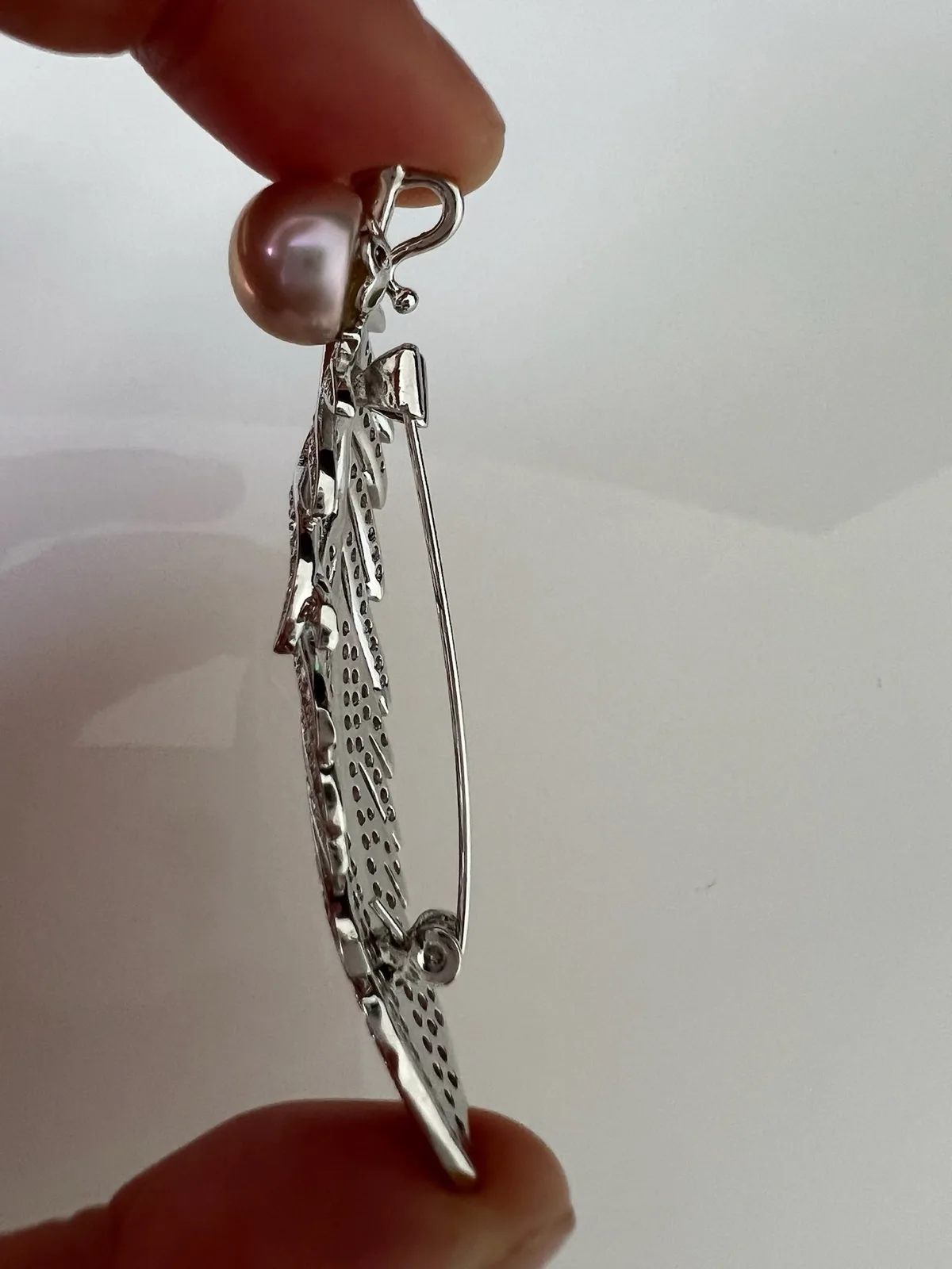 Premium Quality Feather Brooch/Pendant With Freshwater Pearl And Cubic Zirconias — photo 6