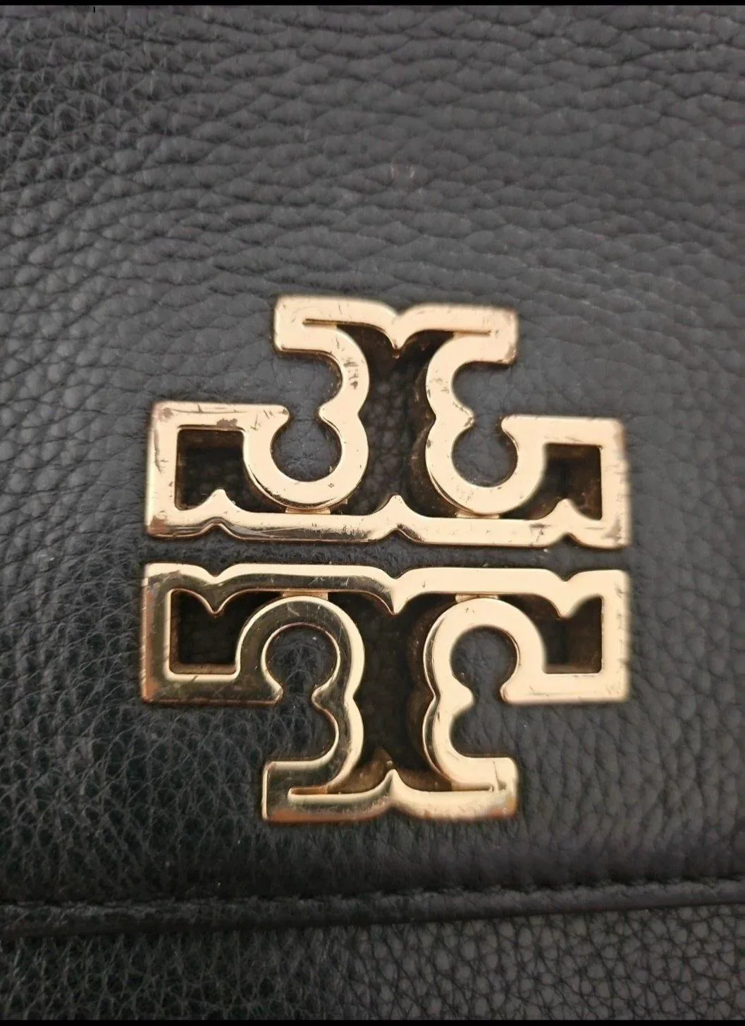 Tory Burch Emerson Designer Crossbody Wallet/Chain Bag, Black with Gold chain. – photo 7