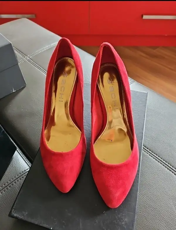 Sachi Red Suede  Leather Size   Pumps Heels  Excellent Condition
