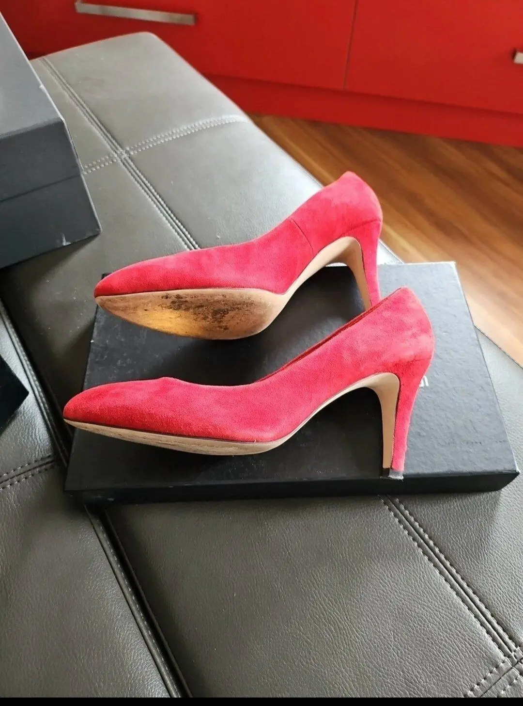 Sachi Red Suede  Leather Size   Pumps Heels  Excellent Condition – photo 3