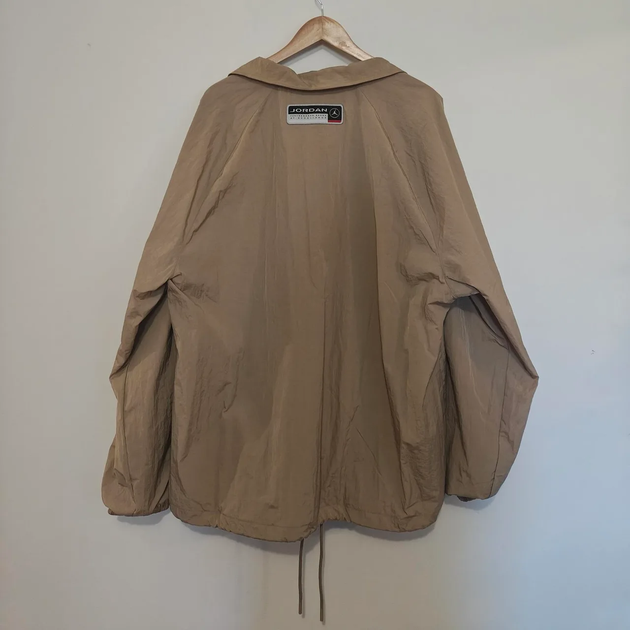 Jordan Men’s Brown Snap Front Polyester Windbreaker Jacket Pockets Logo XL — photo 2