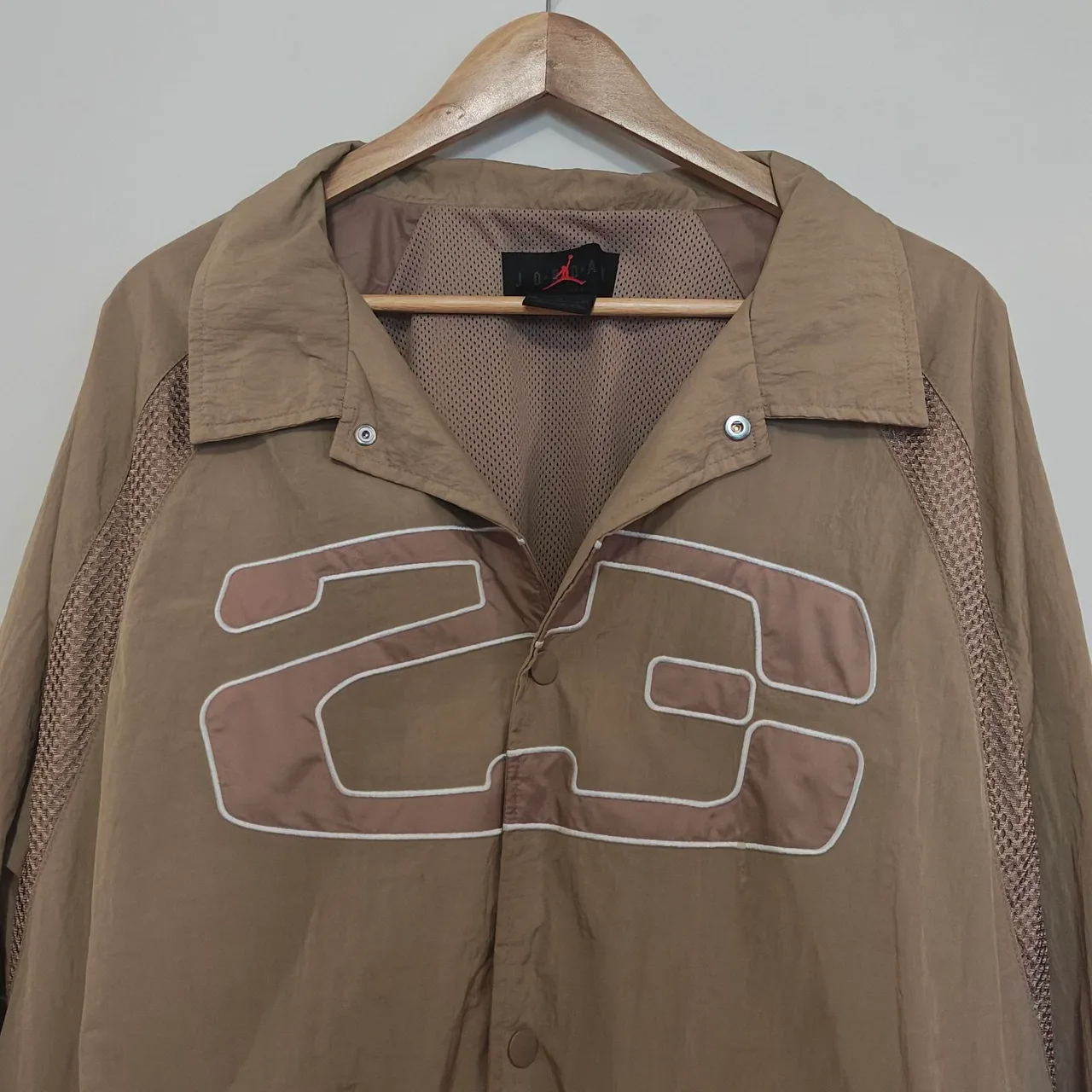 Jordan Men’s Brown Snap Front Polyester Windbreaker Jacket Pockets Logo XL — photo 4