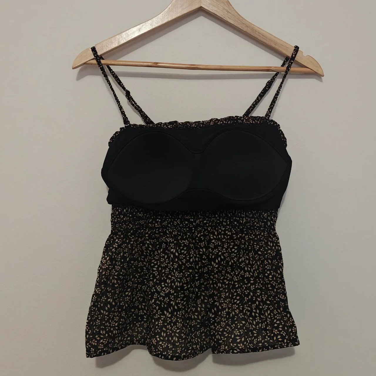 UNIQLO Women’s Black/Beige Floral Smocked Square Neck Sleeveless Cami Tank Top L — photo 4