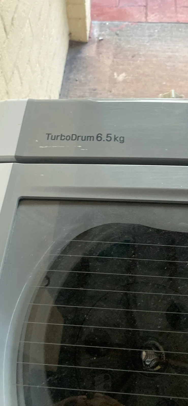 LG 6.5 kg turbodrum Washing machine — photo 2