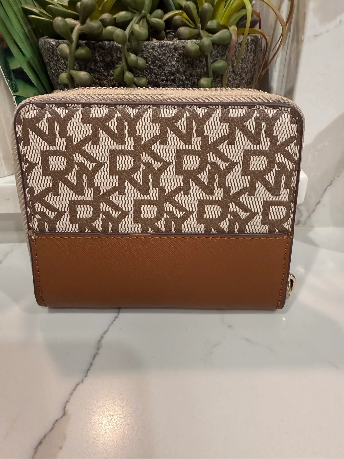 DKNY WALLET — photo 2