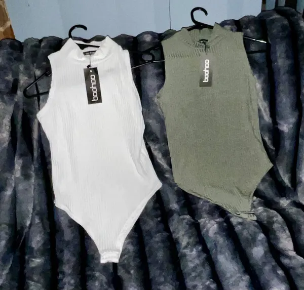 2 Pieces Boohoo Rib-Knit Mock-Neck Bodysuits (Size 12) - Cream & Khaki Green