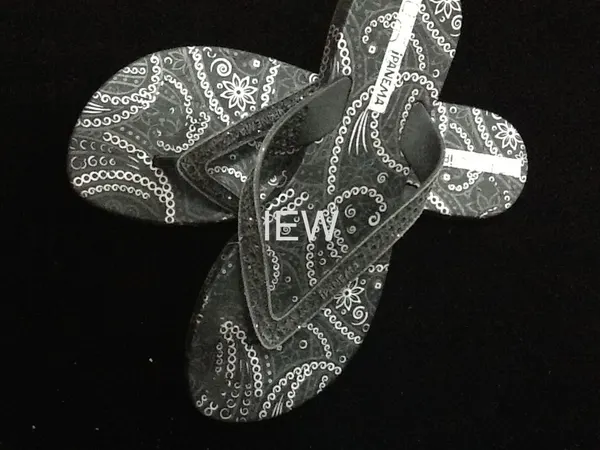 Ipanema Paisley Print Black Grey White Slippers Flip Flop Flats USA Size 7