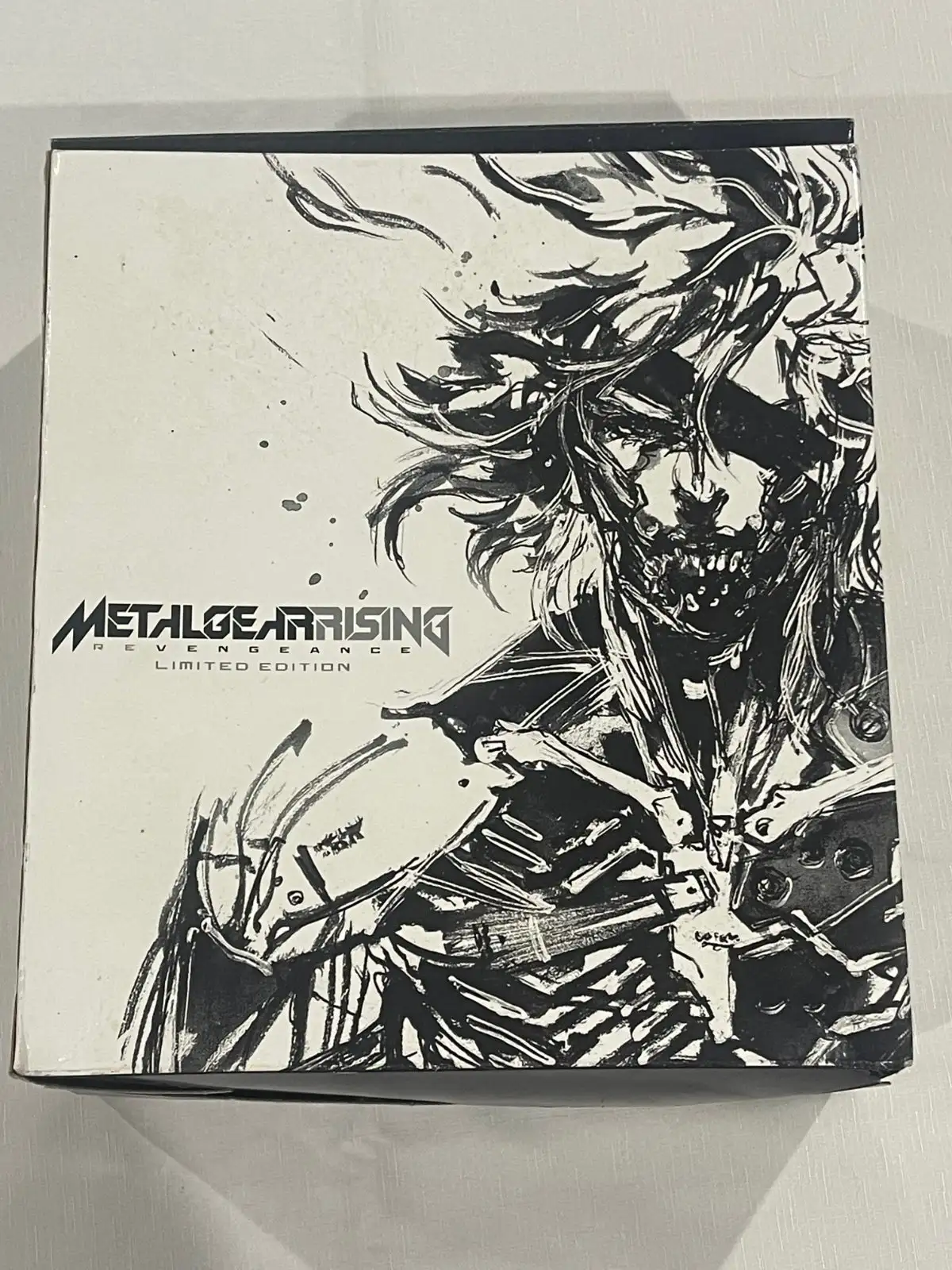 Metal Gear Rising Revengeance Limited Edition Play Arts Kai White Raiden Figure – photo 11