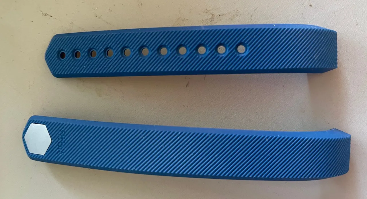 Fitbit Alta Fitness Activity Tracker Wristband Blue with 5 Extra Bands Bundle – photo 3