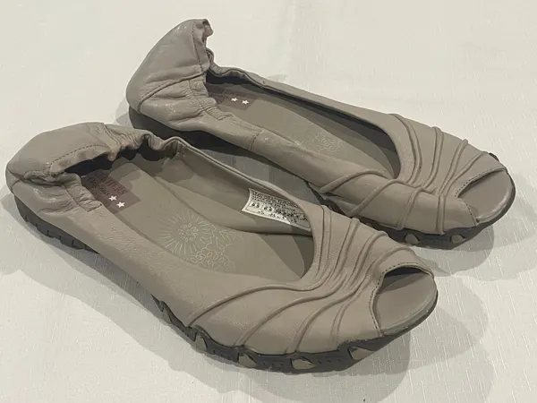 Skechers Originals Bikers Womens Taupe Leather Peep Toe Flats US 9.5