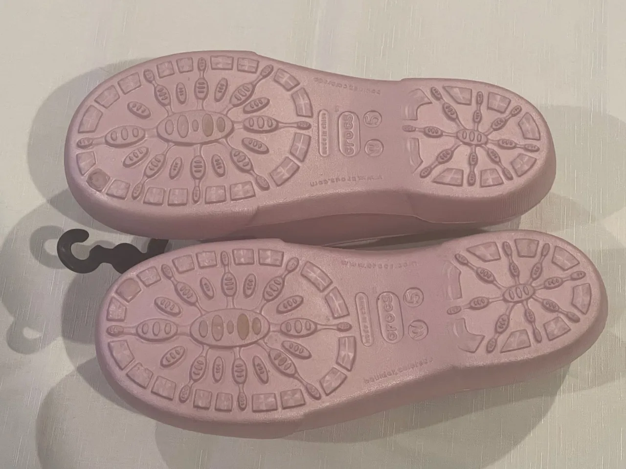 Crocs Size J 3/5 Nahani Girls Pink Cotton Candy – photo 4