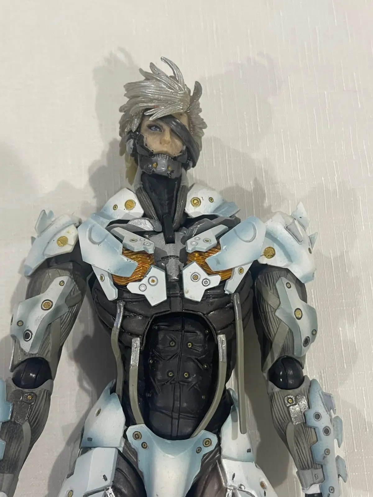 Metal Gear Rising Revengeance Limited Edition Play Arts Kai White Raiden Figure – photo 3