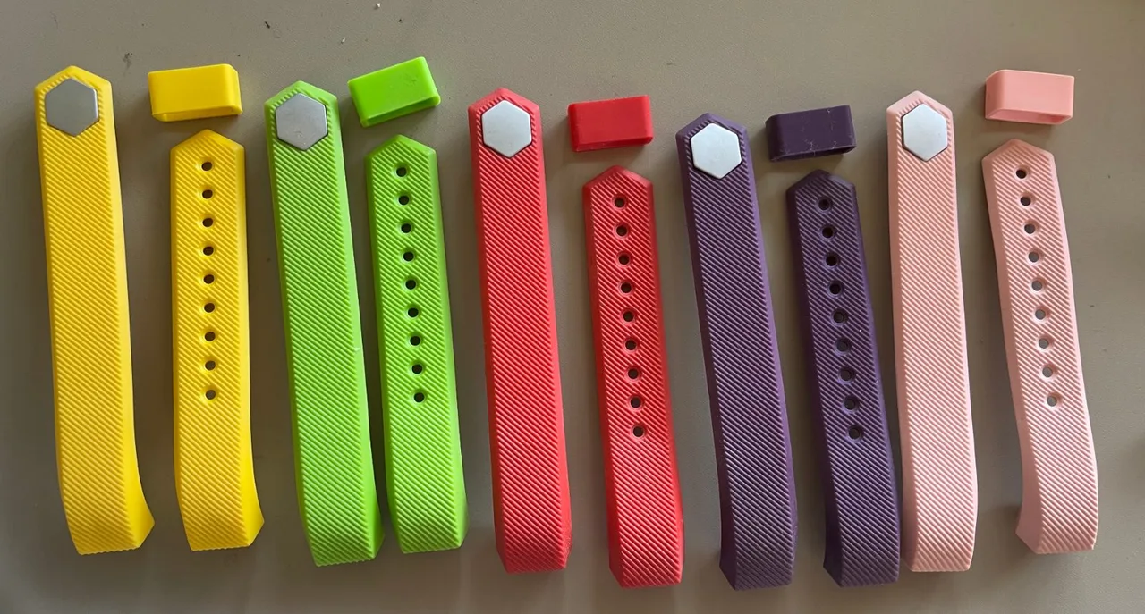 Fitbit Alta Fitness Activity Tracker Wristband Blue with 5 Extra Bands Bundle – photo 2