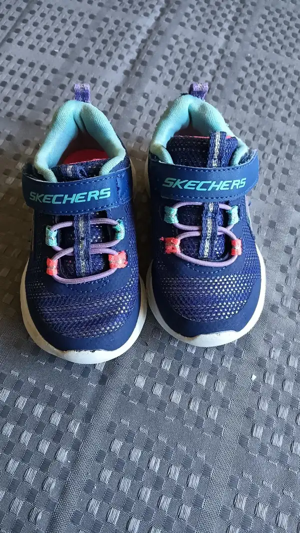 Baby skechers