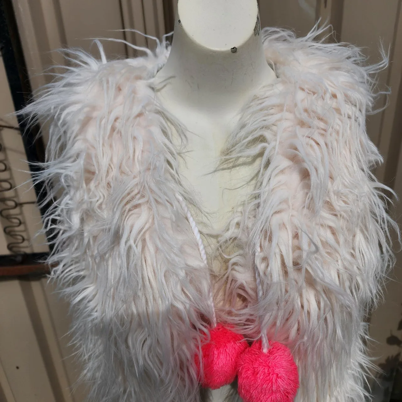 Eves sister faux fur vest size 14 – photo 4
