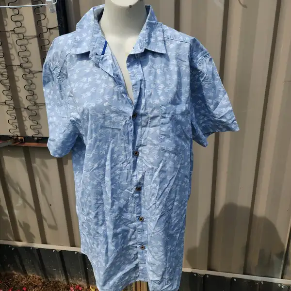 Just jeans short sleeve shirt size large