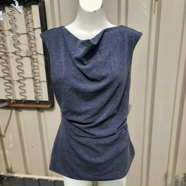 White house black market top size 8