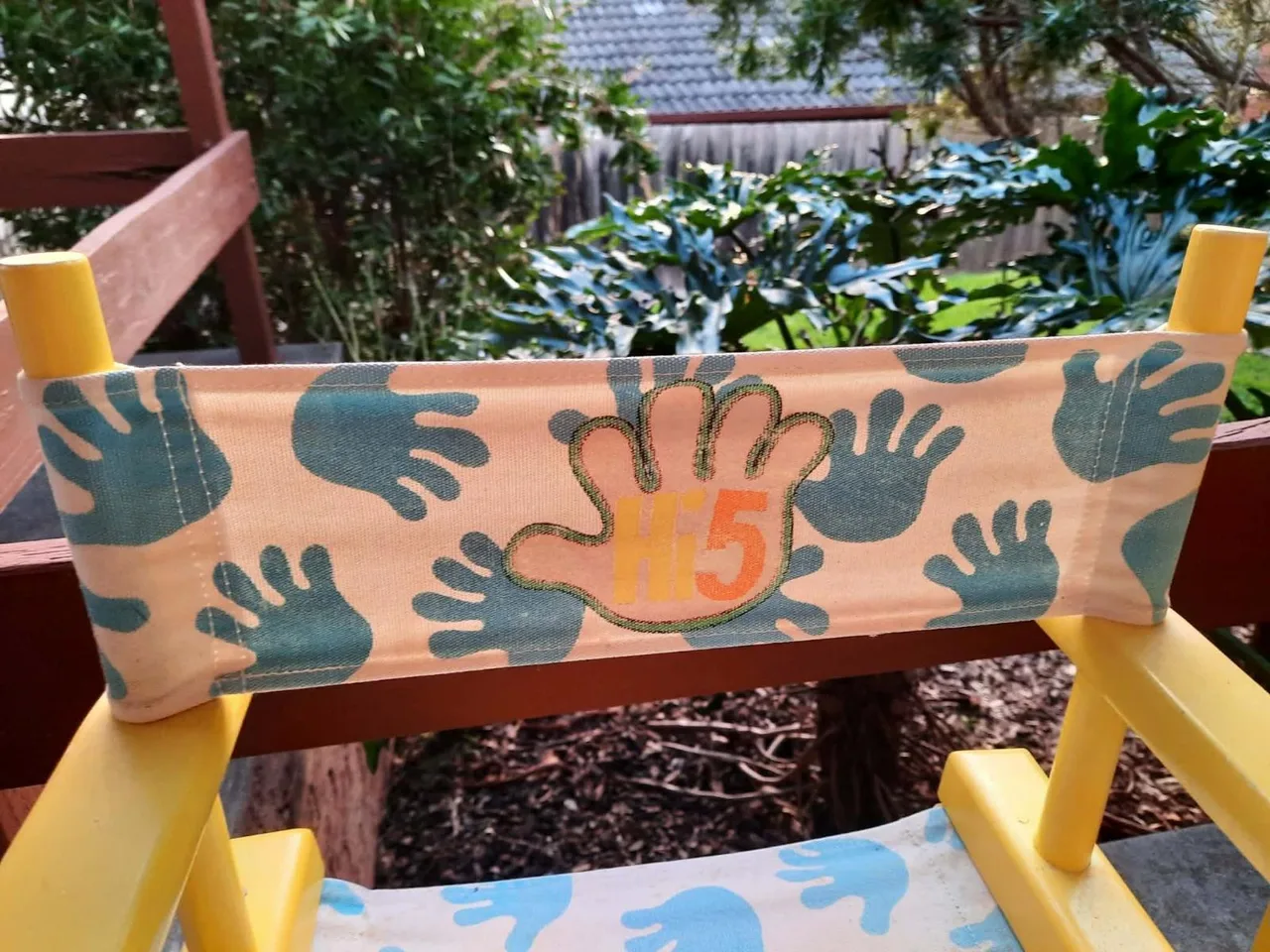 Hi 5 kids 3 tier bookshelf and chair set — photo 4