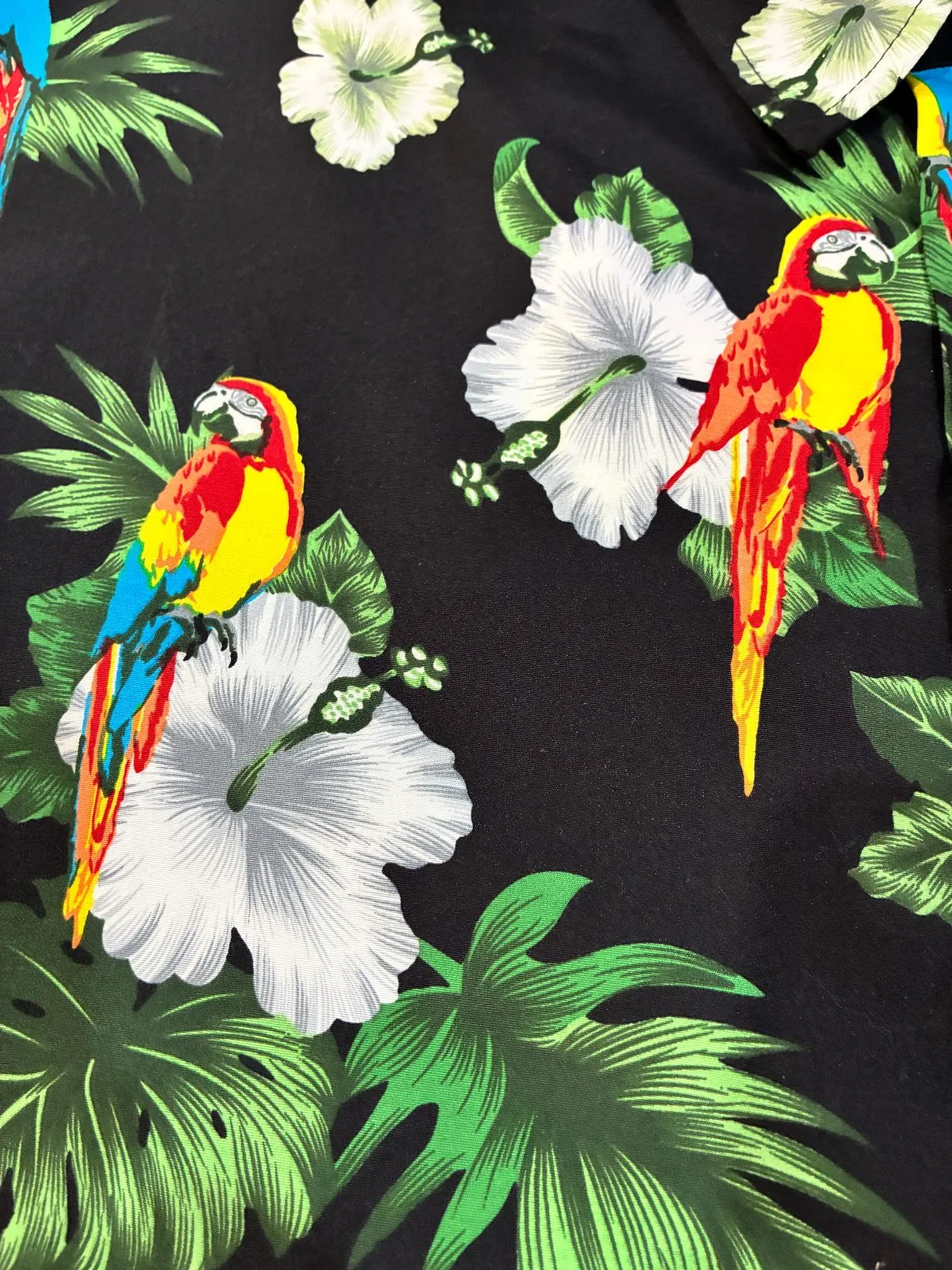 Lowes men's Hawaiian, Tropical Shirt, perfect to take on holidays — photo 4
