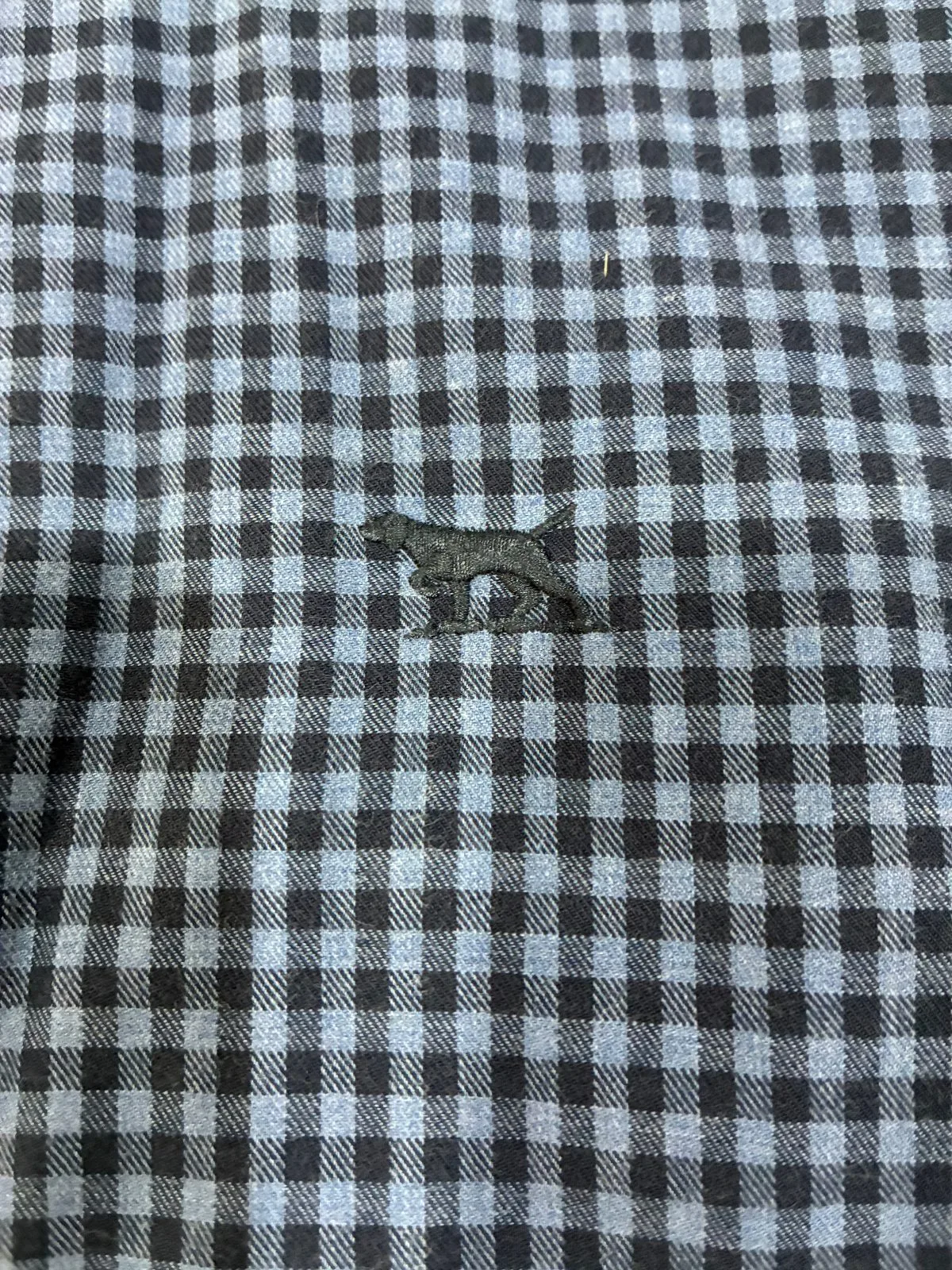 Rodd & Gunn Business Shirt offers a sharp aesthetic with its dark blue and blue — photo 4