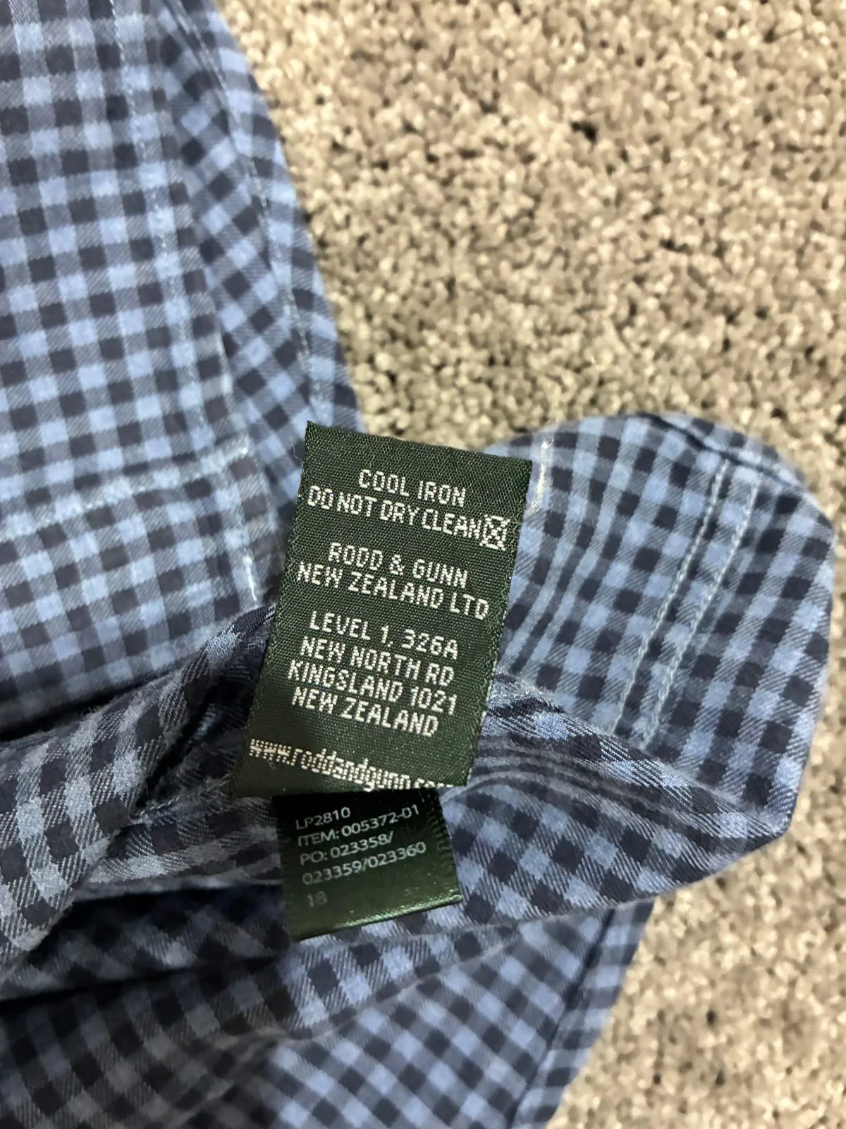 Rodd & Gunn Business Shirt offers a sharp aesthetic with its dark blue and blue — photo 6