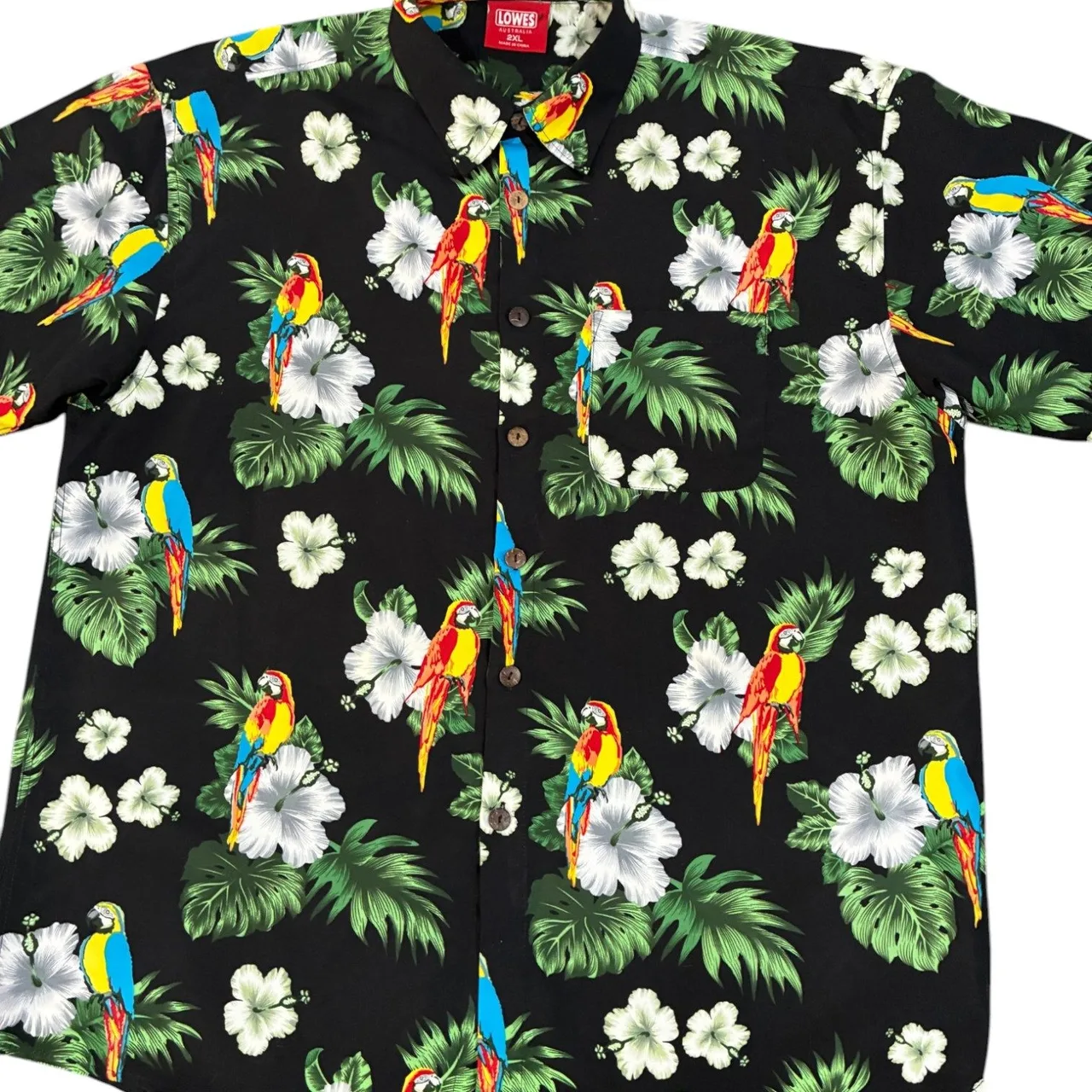Lowes men's Hawaiian, Tropical Shirt, perfect to take on holidays — photo 2