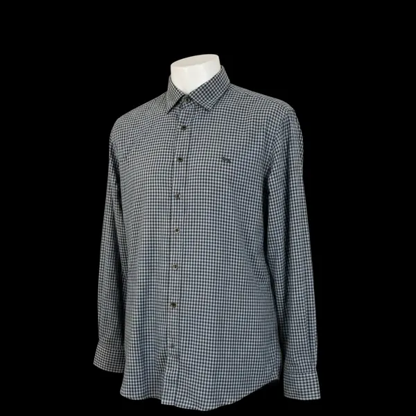Rodd & Gunn Business Shirt offers a sharp aesthetic with its dark blue and blue