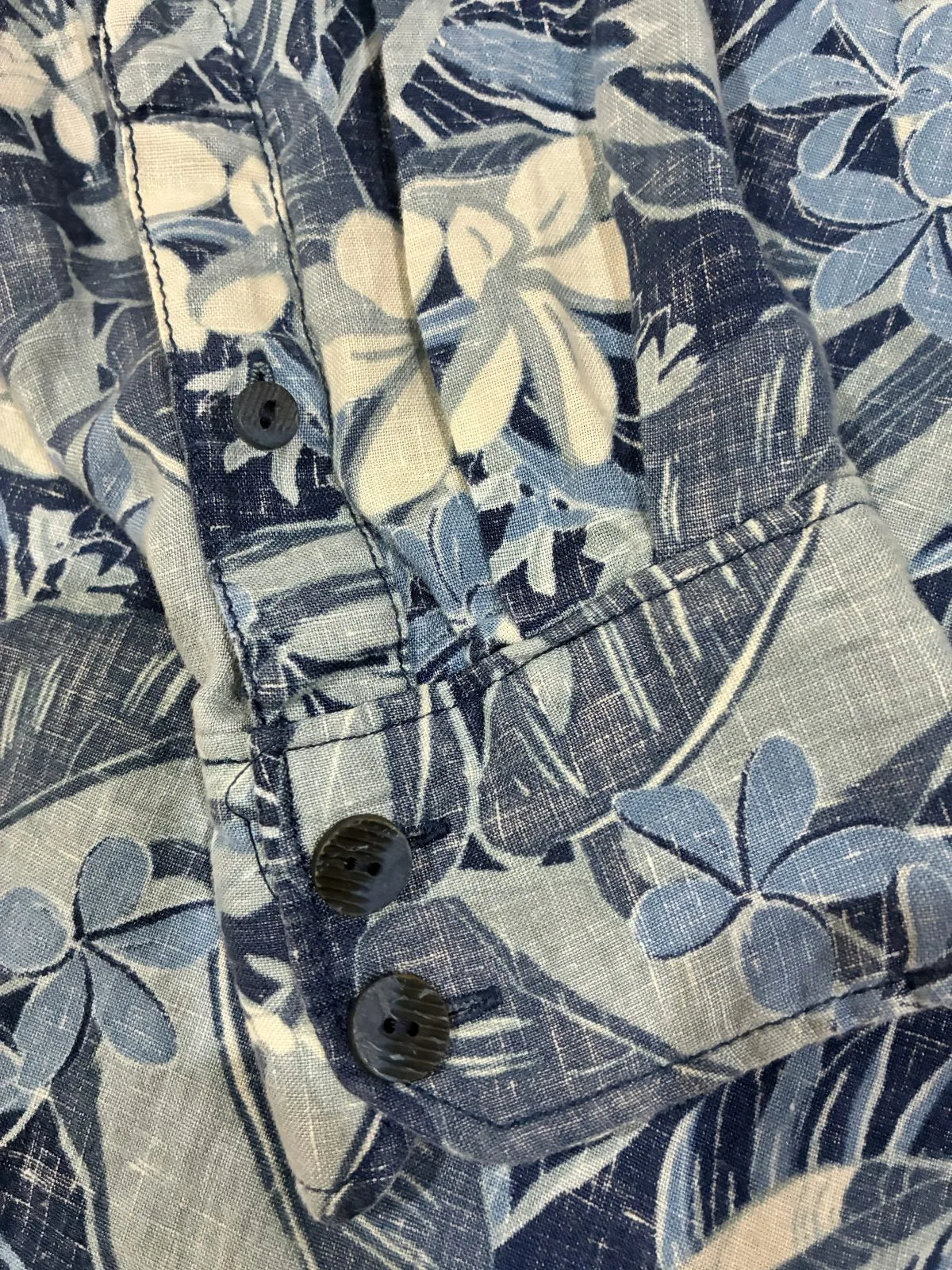 Tommy Bahama men's casual shirt, tailored for the Big & Tall — photo 4