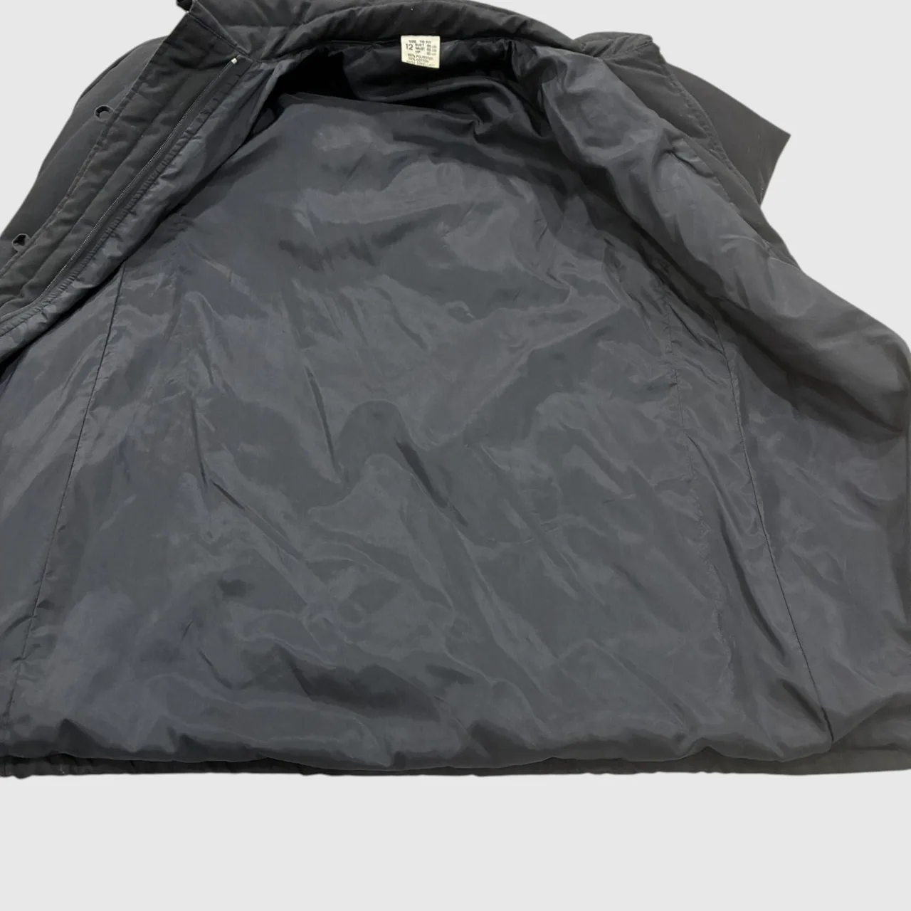 Thick lightweight warm winters coat, fully line to trap your body heat. size 12 — photo 8