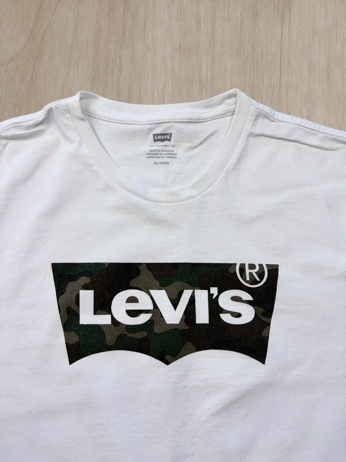 Levi's Men's XL White Camo Batwing Logo Graphic T-Shirt | 100% Cotton – photo 2