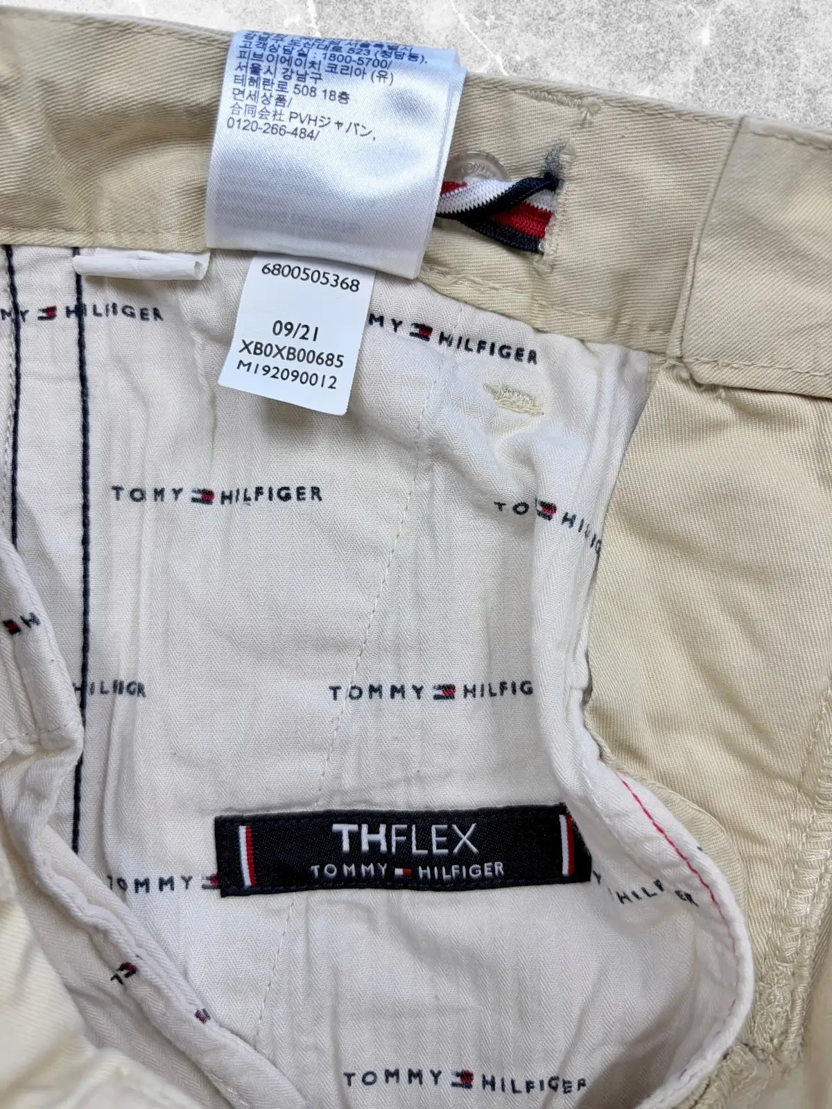 Tommy Hilfiger Boys Beige THFlex Chino Shorts Size 140 Logo Tape – photo 8