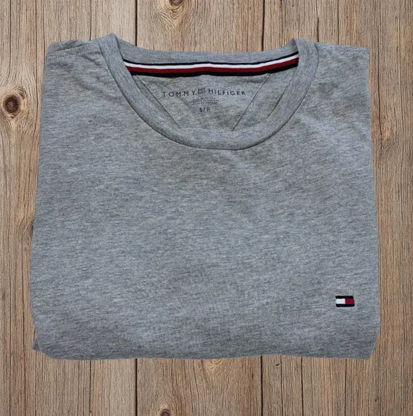 Tommy Hilfiger Men's Grey Flag Logo T-Shirt S