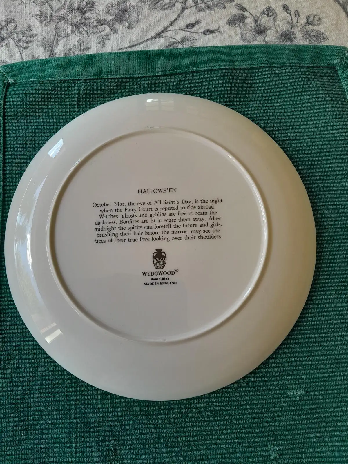 Halloween collectors plate – photo 2