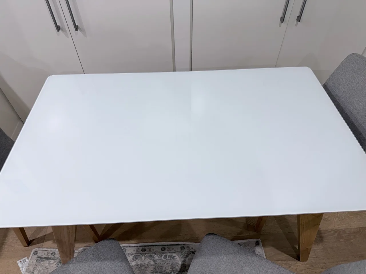 Dining table ￼ — photo 3