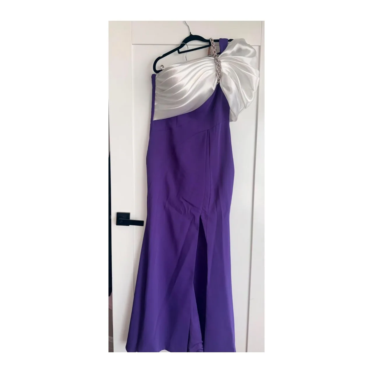 MELIKE Purple & White One-Shoulder Formal Gown – Size 12 💜 — photo 5