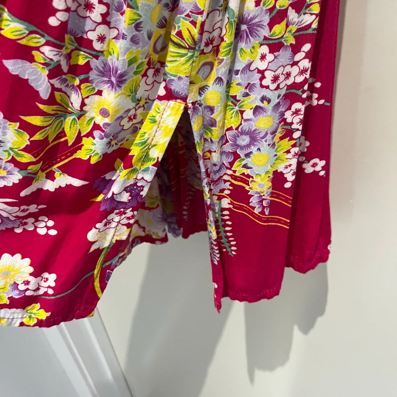 Feminine red summer dress — photo 3