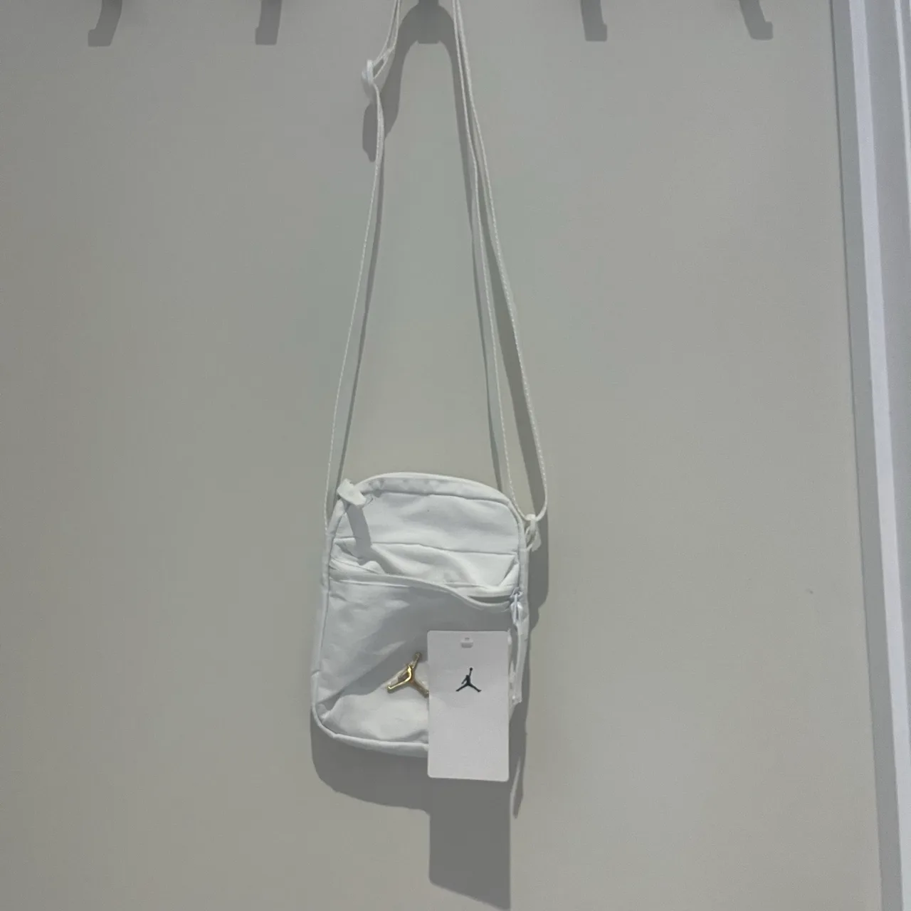 Jordan Kids Crossbody Bag White Gold Jumpman BNWT – photo 4