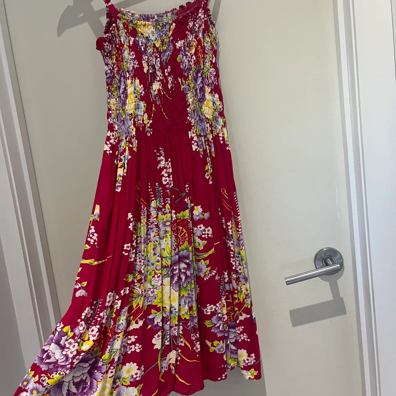 Feminine red summer dress — photo 2