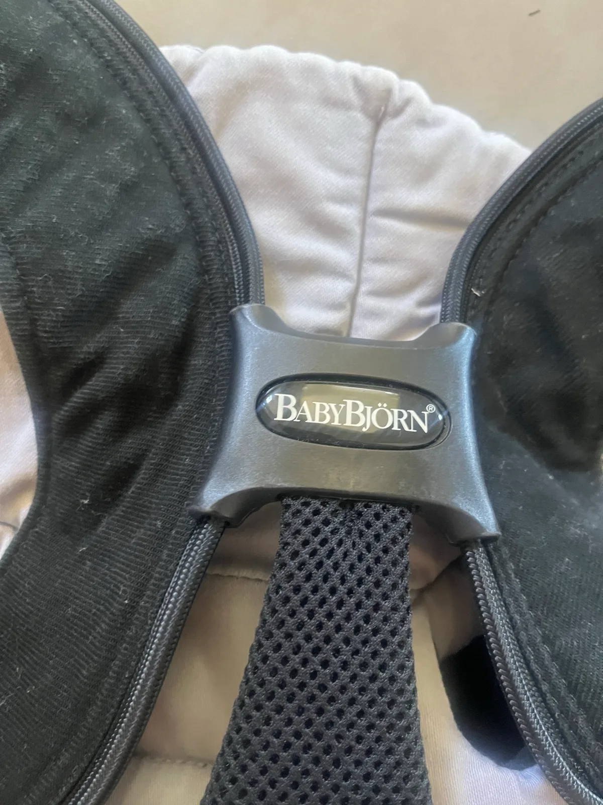 Baby Bjorn carrier — photo 2
