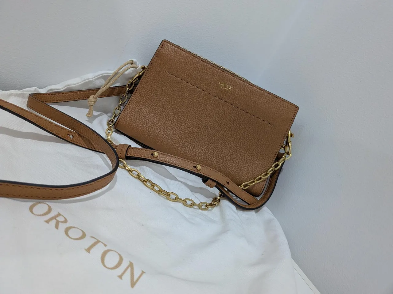 Oroton Tan Pebble Leather Crossbody / Clutch – photo 6