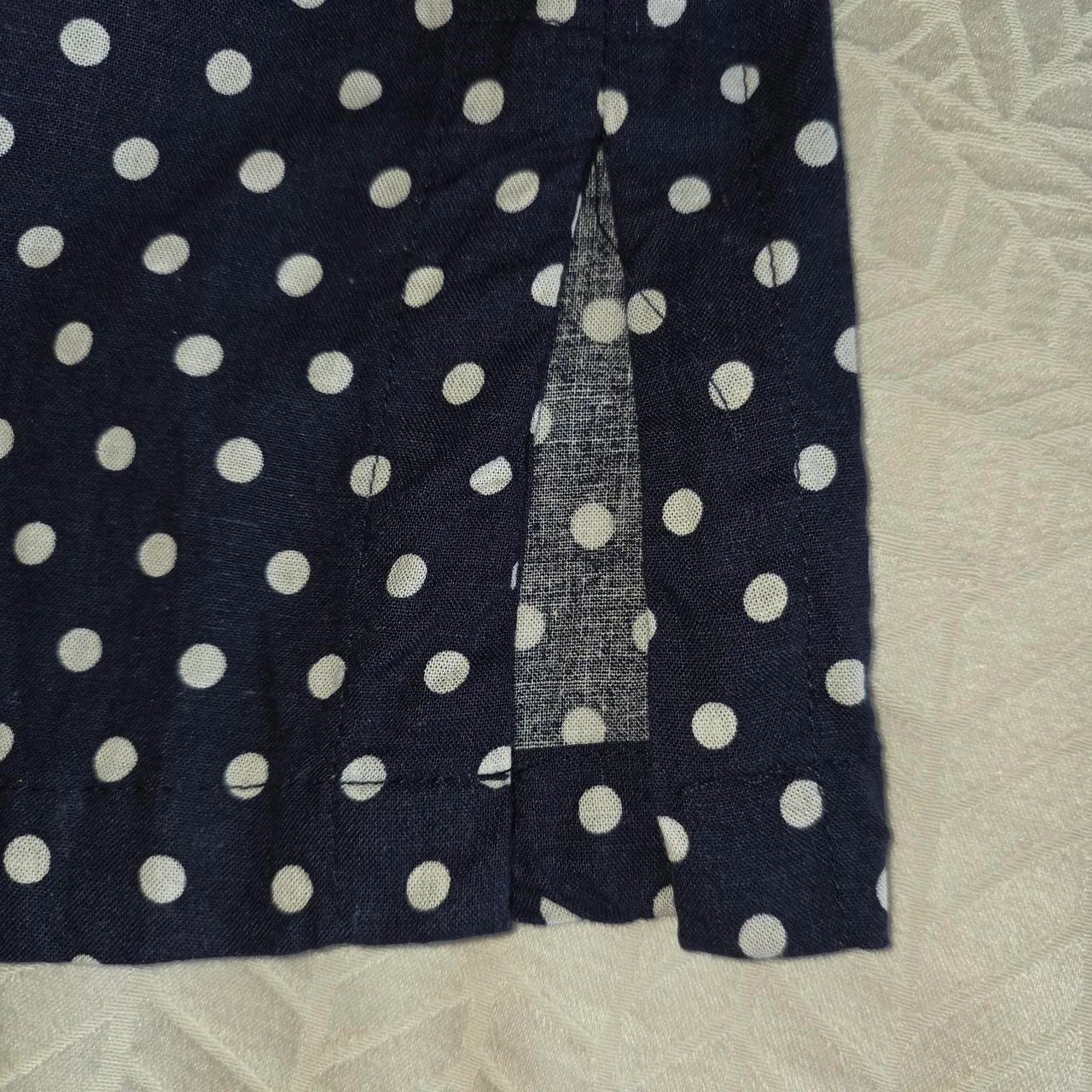 Rock man's Linen Vicose blend blouse with lace up V-Neck.Size 18 — photo 7
