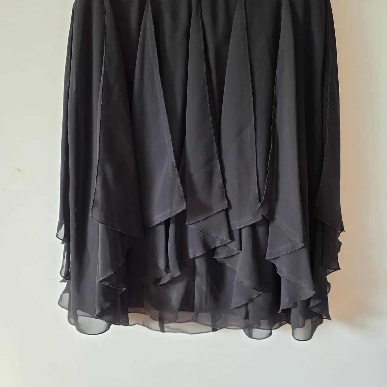 Mr K Cocktail Dress Size 12 Gold Black Beaded Waist Tiered Ruffle Formal AU – photo 3