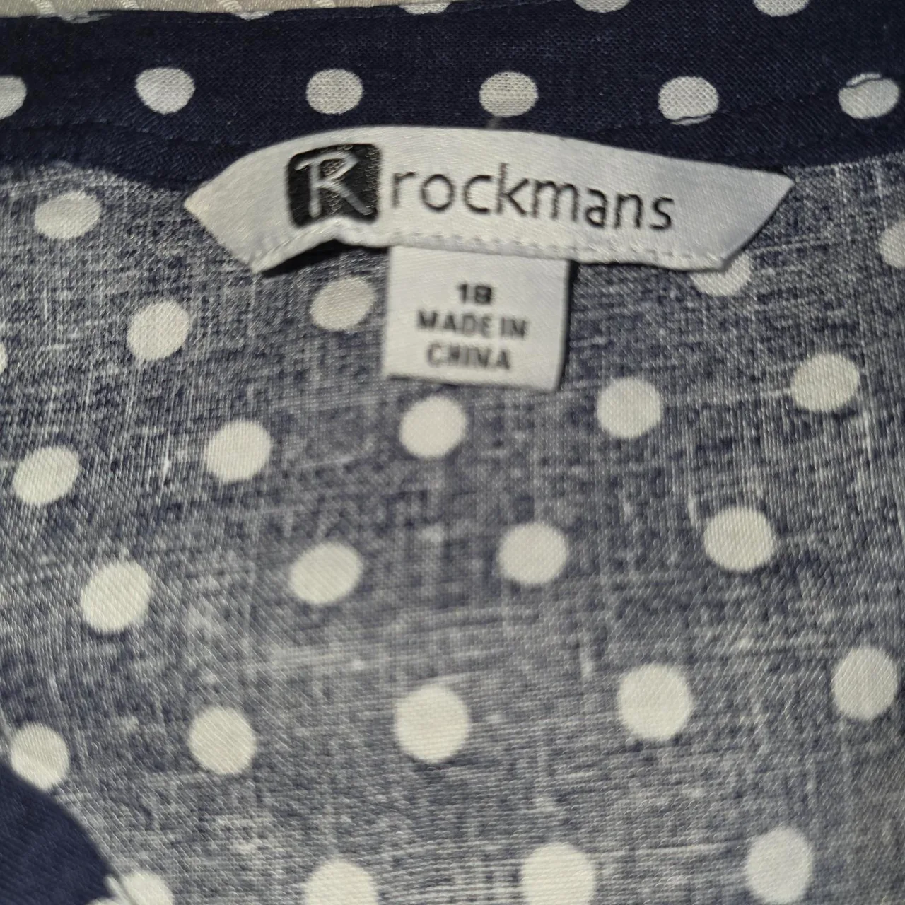 Rock man's Linen Vicose blend blouse with lace up V-Neck.Size 18 — photo 4