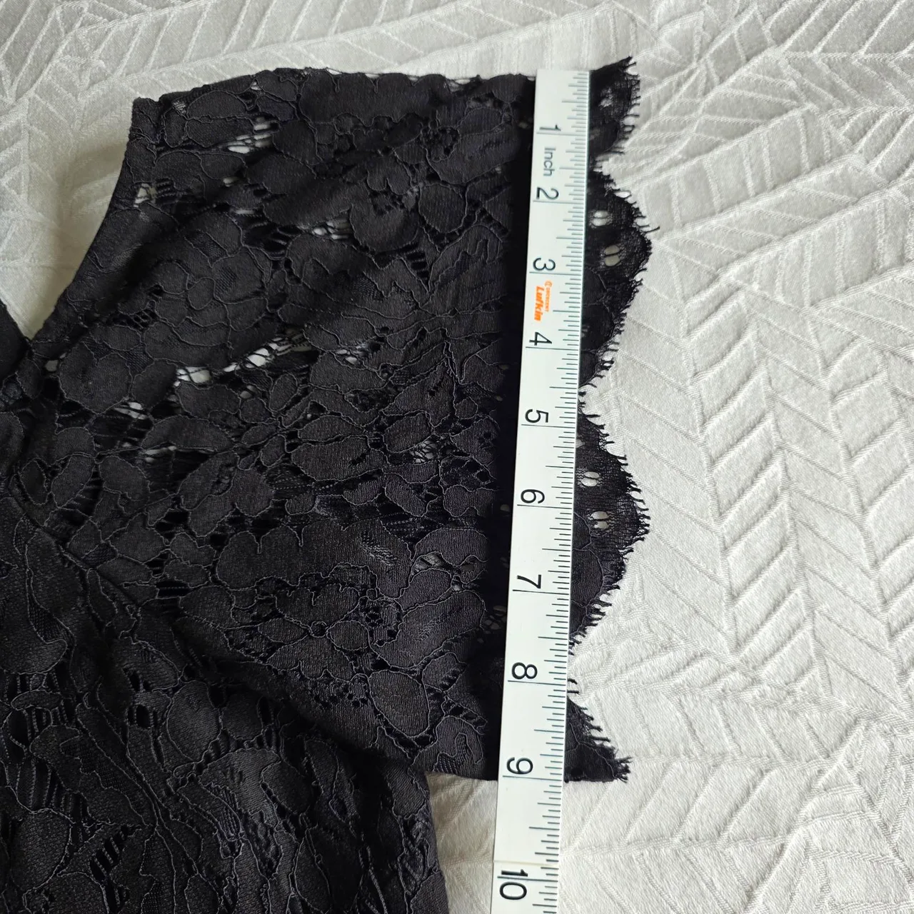 Simply Vera Vera Wang Size 18 Black lace cold shoulder top. Fully lined. — photo 4
