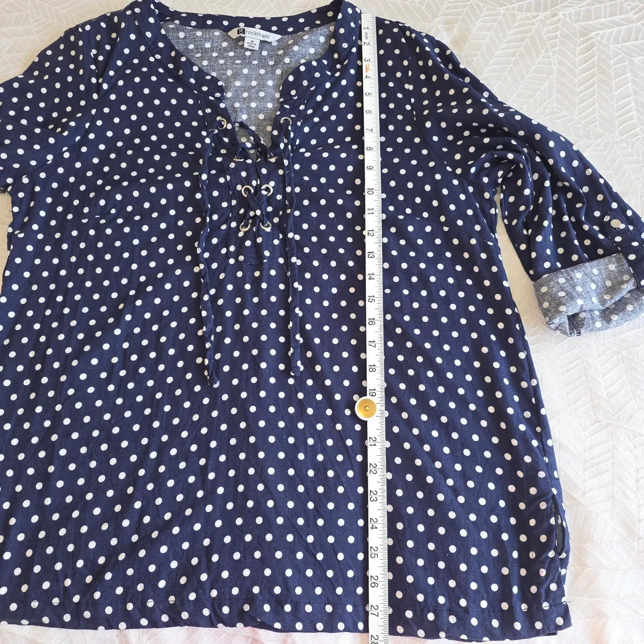 Rock man's Linen Vicose blend blouse with lace up V-Neck.Size 18 — photo 3