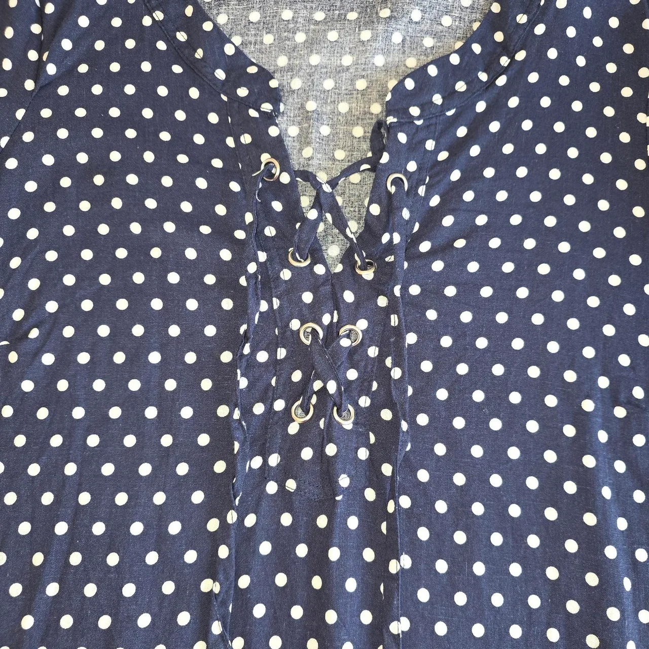 Rock man's Linen Vicose blend blouse with lace up V-Neck.Size 18 — photo 8